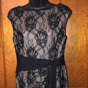 Gorgeous CHAPS dress - black on nude, size 12P